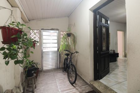 Casa à venda com 270m², 5 quartos e 2 vagasEntrada 