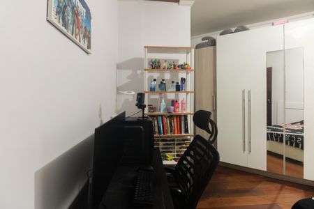 Casa à venda com 270m², 5 quartos e 2 vagasQuarto 2