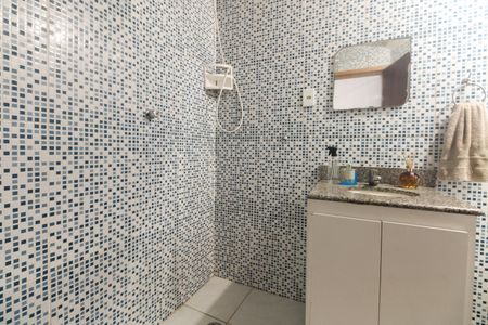 Casa à venda com 270m², 5 quartos e 2 vagasBanheiro 2