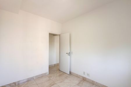 Apartamento à venda com 93m², 3 quartos e 2 vagas Apartamento à venda com 93m², 3 quartos e 2 vagasQuarto 2