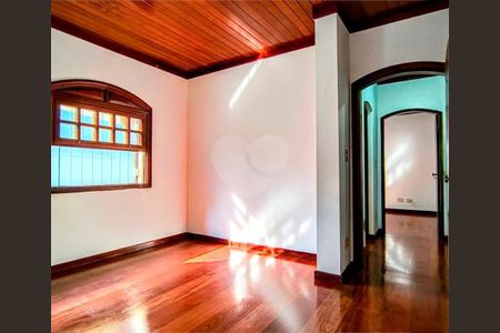 Casa à venda com 3 quartos, 221m² em City América, São Paulo