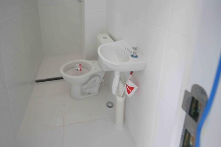 Apartamento para alugar com 2m², 2 quartos e sem vagaBanheiro