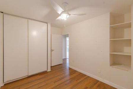 Apartamento à venda com 150m², 3 quartos e 1 vagaQuarto 2