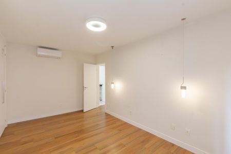 Suíte 1 de apartamento à venda com 3 quartos, 150m² em Itaim Bibi, São Paulo