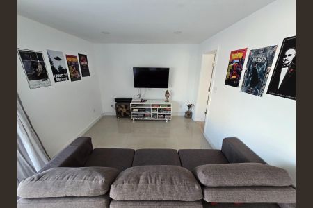 Casa de condomínio à venda com 230m², 3 quartos e 3 vagas Casa de condomínio à venda com 230m², 3 quartos e 3 vagasSala