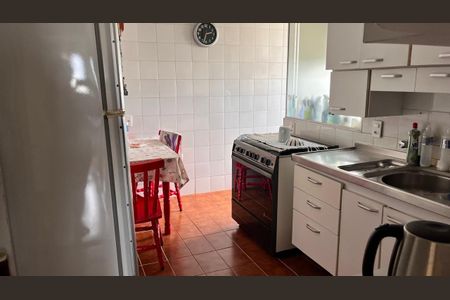 Apartamento à venda com 100m², 3 quartos e 2 vagas Apartamento à venda com 100m², 3 quartos e 2 vagasCozinha