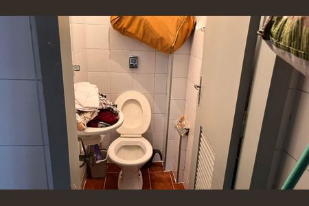 Apartamento à venda com 100m², 3 quartos e 2 vagas Apartamento à venda com 100m², 3 quartos e 2 vagasBanheiro