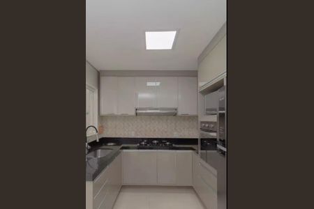 Casa à venda com 205m², 4 quartos e 2 vagas