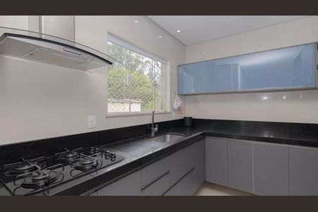 Casa à venda com 205m², 4 quartos e 2 vagas