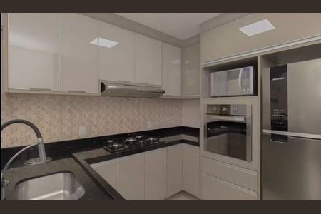 Casa à venda com 205m², 4 quartos e 2 vagas