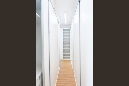 Casa à venda com 240m², 3 quartos e 4 vagas Casa à venda com 240m², 3 quartos e 4 vagascloset suite