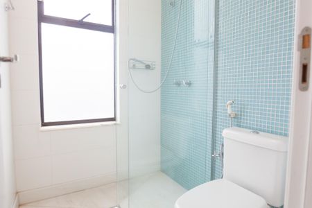 Casa à venda com 240m², 3 quartos e 4 vagas Casa à venda com 240m², 3 quartos e 4 vagasbanheiro semi suite 1 e 2