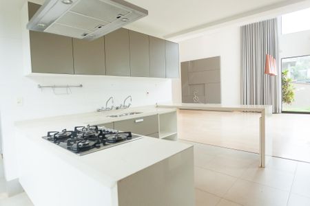 Casa à venda com 240m², 3 quartos e 4 vagas Casa à venda com 240m², 3 quartos e 4 vagasCozinha