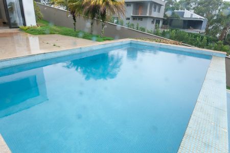 Casa à venda com 240m², 3 quartos e 4 vagas Casa à venda com 240m², 3 quartos e 4 vagasPiscina