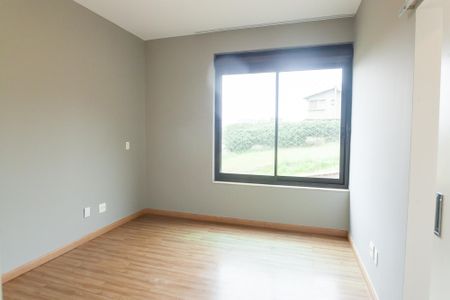 Casa à venda com 240m², 3 quartos e 4 vagas Casa à venda com 240m², 3 quartos e 4 vagassemi suite 2