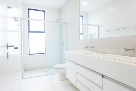 Casa à venda com 240m², 3 quartos e 4 vagas Casa à venda com 240m², 3 quartos e 4 vagasBanheiro da Suíte