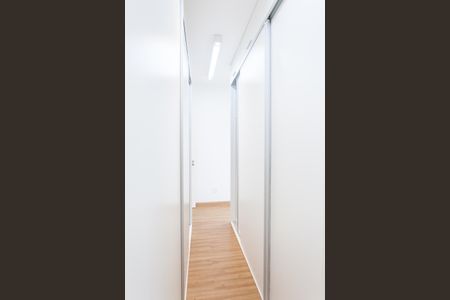 Casa à venda com 240m², 3 quartos e 4 vagas Casa à venda com 240m², 3 quartos e 4 vagascloset suite