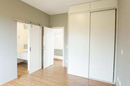 Casa à venda com 240m², 3 quartos e 4 vagas Casa à venda com 240m², 3 quartos e 4 vagassemi suite 2