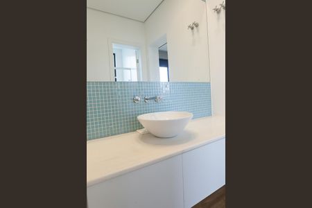 Casa à venda com 240m², 3 quartos e 4 vagas Casa à venda com 240m², 3 quartos e 4 vagasbanheiro semi suite 1 e 2