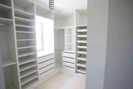 Apartamento à venda com 125m², 3 quartos e 2 vagasCloset da Suíte 1