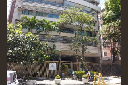 Apartamento à venda com 125m², 3 quartos e 2 vagasFachada