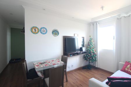 Sala de apartamento para alugar com 2 quartos, 52m² em Parque Guarapiranga, São Paulo