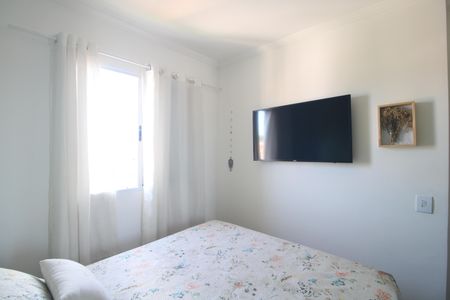 Quarto 1 de apartamento para alugar com 2 quartos, 52m² em Parque Guarapiranga, São Paulo