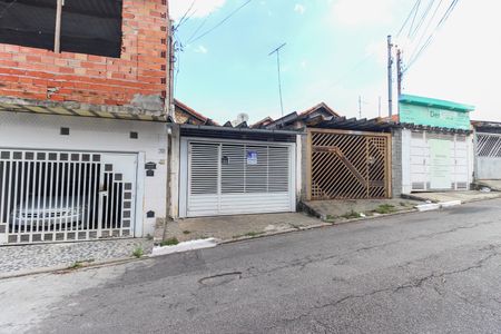 Casa à venda com 97m², 3 quartos e 1 vaga Casa à venda com 97m², 3 quartos e 1 vagaFachada