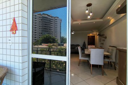 Apartamento à venda com 98m², 3 quartos e 2 vagasVaranda