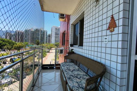 Apartamento à venda com 98m², 3 quartos e 2 vagasVaranda