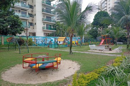Apartamento à venda com 98m², 3 quartos e 2 vagasÁrea comum - Playground