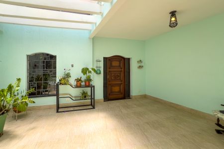 Casa para alugar com 275m², 4 quartos e 3 vagas Casa para alugar com 275m², 4 quartos e 3 vagasQuintal