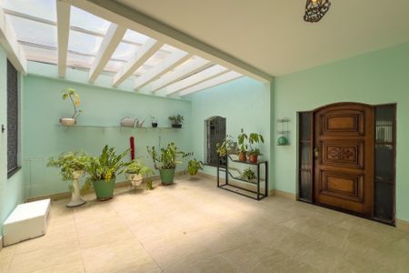 Casa para alugar com 275m², 4 quartos e 3 vagas Casa para alugar com 275m², 4 quartos e 3 vagasQuintal