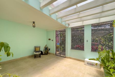 Casa para alugar com 275m², 4 quartos e 3 vagas Casa para alugar com 275m², 4 quartos e 3 vagasQuintal