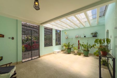 Casa para alugar com 275m², 4 quartos e 3 vagas Casa para alugar com 275m², 4 quartos e 3 vagasQuintal