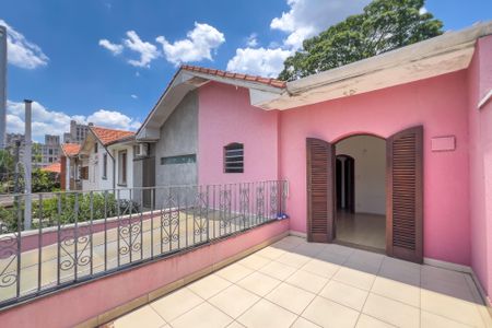 Casa para alugar com 275m², 4 quartos e 3 vagas Casa para alugar com 275m², 4 quartos e 3 vagasVaranda