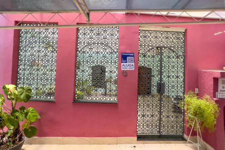 Casa para alugar com 275m², 4 quartos e 3 vagas Casa para alugar com 275m², 4 quartos e 3 vagasFachada