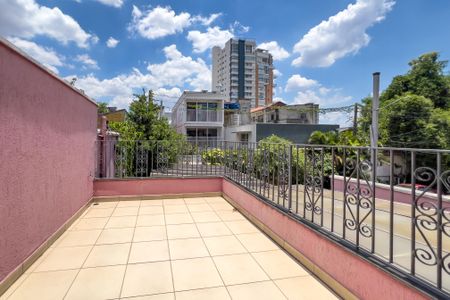 Casa para alugar com 275m², 4 quartos e 3 vagas Casa para alugar com 275m², 4 quartos e 3 vagasVaranda