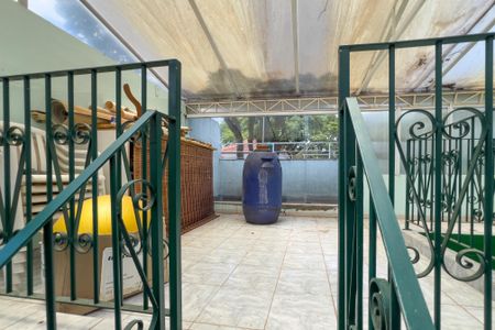 Casa para alugar com 275m², 4 quartos e 3 vagas Casa para alugar com 275m², 4 quartos e 3 vagasÁrea de serviço