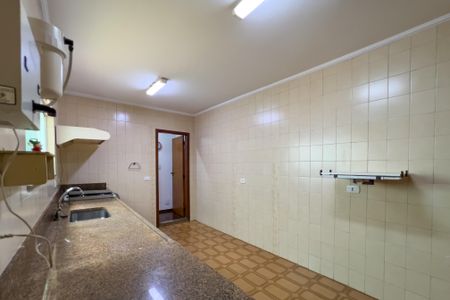 Casa para alugar com 275m², 4 quartos e 3 vagas Casa para alugar com 275m², 4 quartos e 3 vagasCozinha