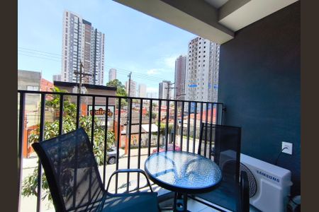 Studio para alugar com 27m², 1 quarto e sem vaga Studio para alugar com 27m², 1 quarto e sem vagaVaranda