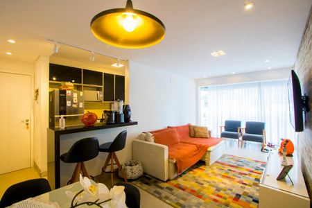 Apartamento à venda com 72m², 2 quartos e 1 vaga Apartamento à venda com 72m², 2 quartos e 1 vagaSala