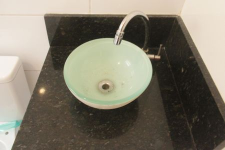 Casa para alugar com 62m², 2 quartos e 2 vagasBanheiro