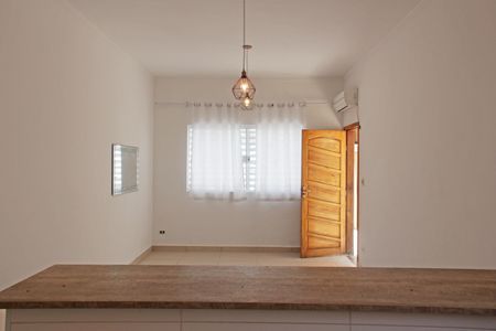 Sala de casa para alugar com 2 quartos, 62m² em Santa Maria, Santos