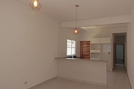 Casa para alugar com 62m², 2 quartos e 2 vagasSala