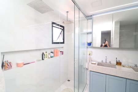 Apartamento à venda com 235m², 4 quartos e 2 vagasBanheiro da Suíte