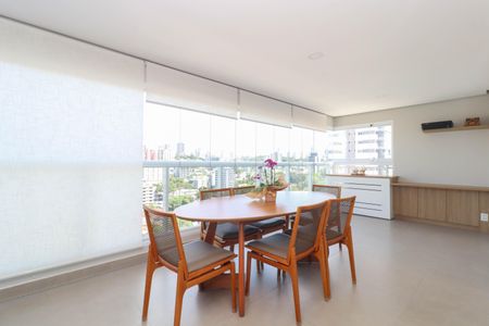 Apartamento à venda com 85m², 2 quartos e 3 vagasVaranda