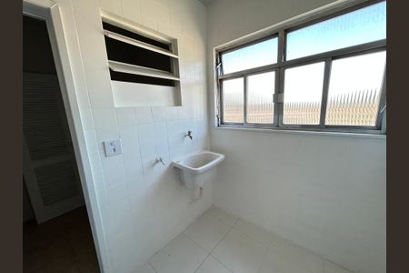 Apartamento para alugar com 70m², 2 quartos e 1 vagaÁrea de Serviço