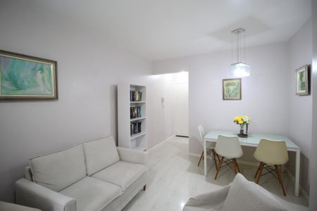 Sala de apartamento à venda com 2 quartos, 58m² em Jardim Carvalho, Porto Alegre