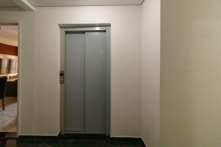 Apartamento para alugar com 55m², 2 quartos e sem vagaÁrea comum